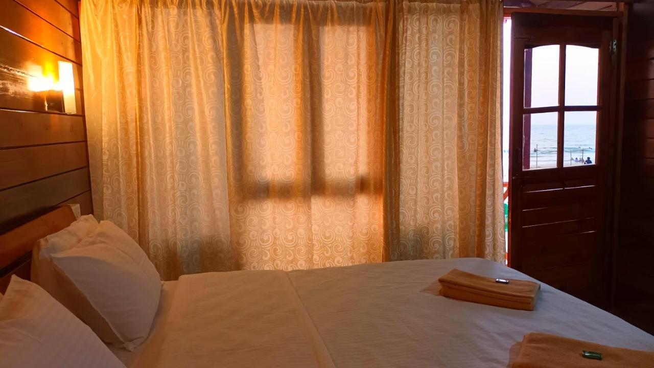 Oasis Beach Resort Агонда Екстериор снимка